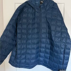 The North Face Men's Navy Puffer Jacket